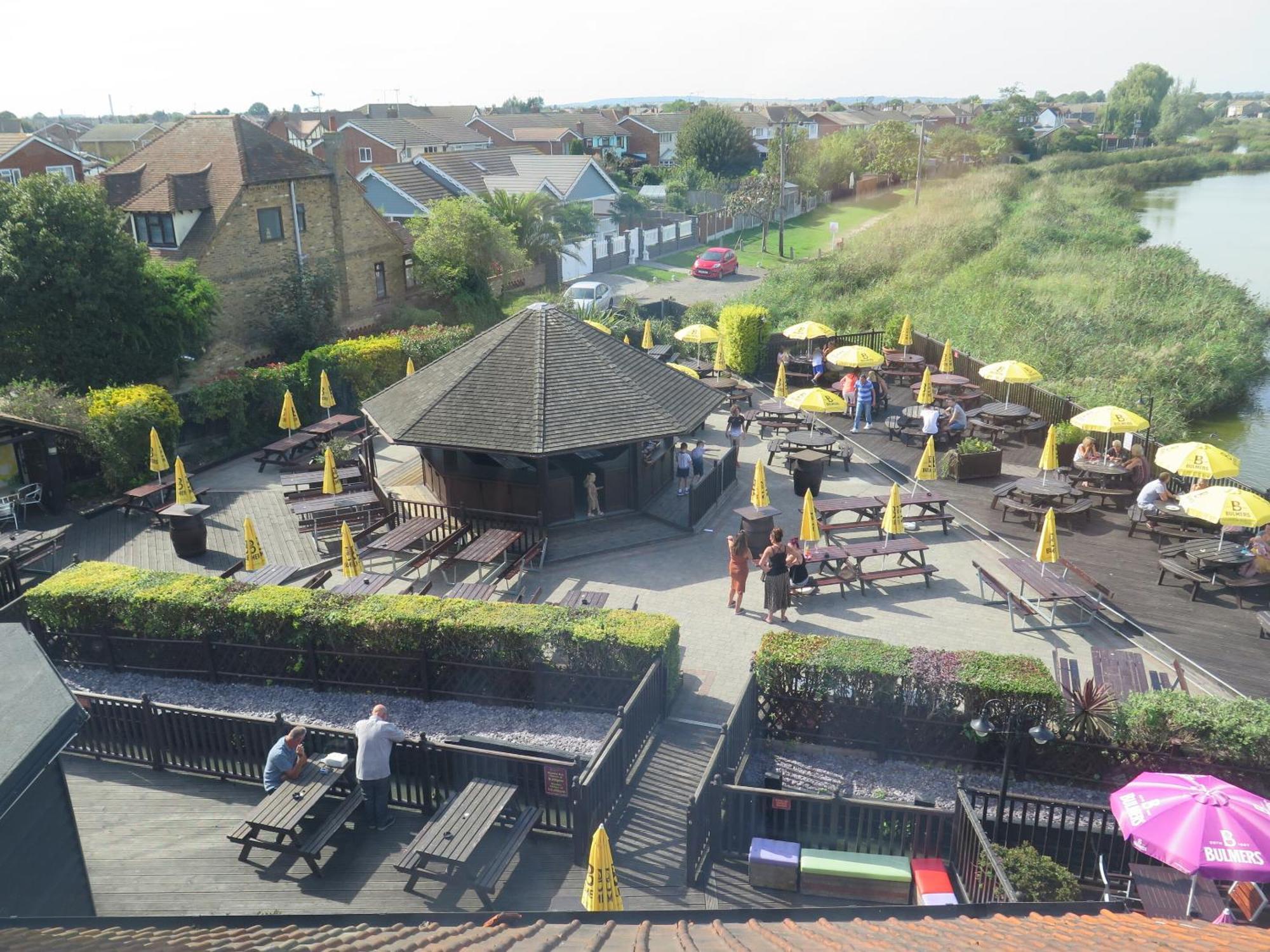 牡蛎舰队酒店 Canvey Island 外观 照片